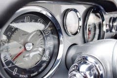 Dashboard-Classic-car-silver