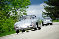 Porsche-oldtimer-on-the-road